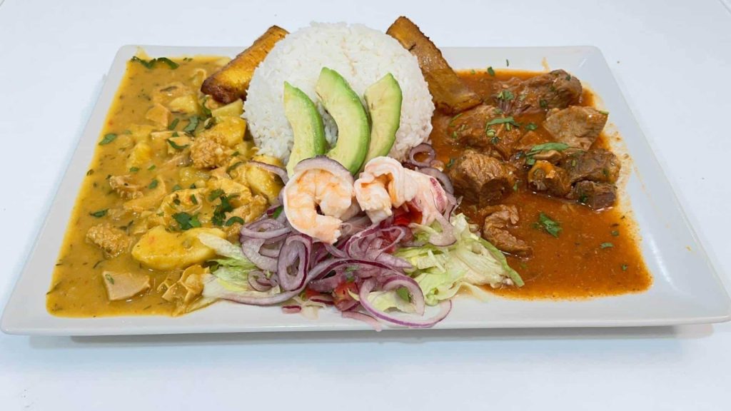 bandera plato tipico guatita, seco de carne y ceviche del restaurante tilin Tilin